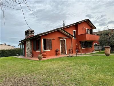 Villa in buono stato di 200 mq. a Santalessio