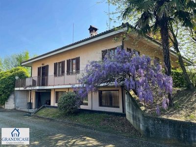 Villa in vendita a Monteu Da Po Torino