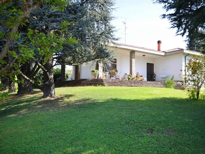 Villa in Via Castelfranco 17 in zona Bazzano a Valsamoggia