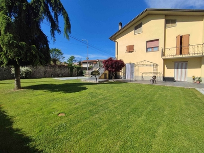 Villa ristrutturata in zona Pallerone a Aulla
