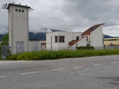Capannone Industriale in vendita a L'Aquila via dell'industria