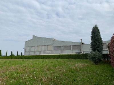 Capannone Industriale in vendita a Verderio via Piave