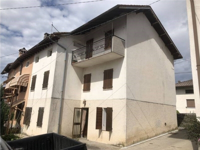 Casa Indipendente in vendita a Borgo Valbelluna via Col, 10