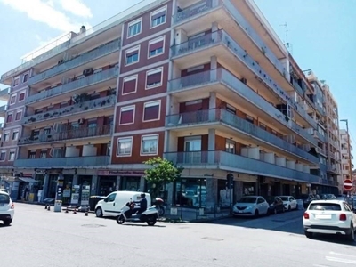 Magazzino in vendita a Messina via Mario Reitano Spadafora, 71