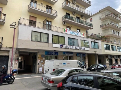 Ufficio in vendita a Caserta via roma