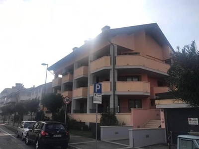 Ufficio in vendita a Grado via Luigi Rizzo,13