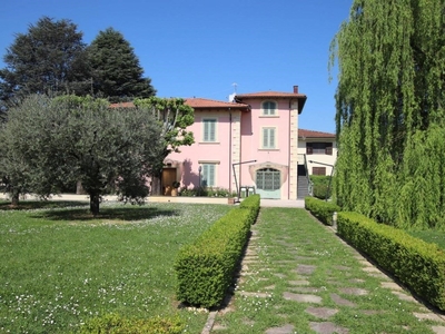 Ufficio in vendita a Lucca via di Vitricaia