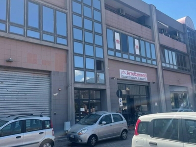 Ufficio in vendita a Messina via Uberto Bonino, 3