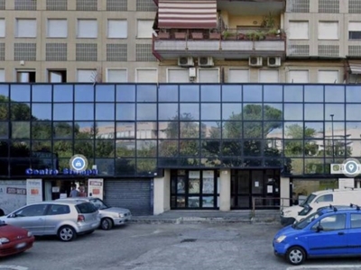 Ufficio in vendita a Roma via Pian di Sco, 62