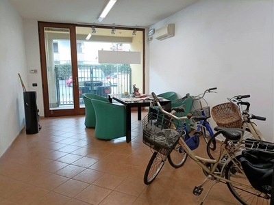 Ufficio in vendita a Viareggio via Giovanni Pascoli, 100