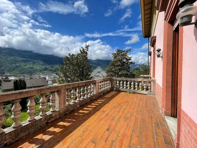 Villa Bifamiliare in vendita ad Aosta via de Bibian, 2
