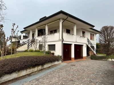 Villa in vendita a Camisano Vicentino via Brigata Tridentina, 56