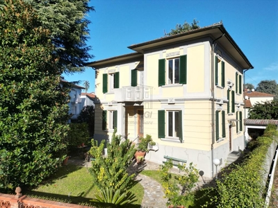 villa indipendente in vendita a Lucca