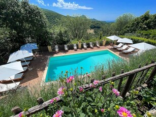 Accogliente casa a Spoleto con piscina e barbecue
