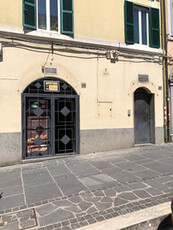 Affittasi locale commerciale Genzano di Roma