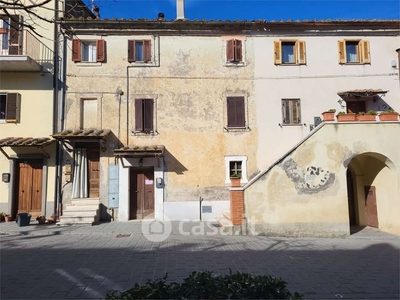 Appartamento in Affitto in Borgo Garibaldi a Penna in Teverina