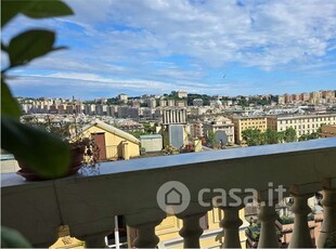 Appartamento in Affitto in Corso Monte Grappa a Genova