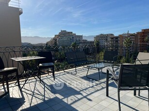 Appartamento in Affitto in Piazza Alberico Gentili a Palermo