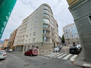 Appartamento in Affitto in Salita dei Montanelli 2 a Trieste
