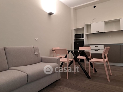 Appartamento in Affitto in Via Alessandro Volta a Torino