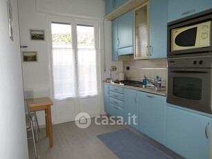 Appartamento in Affitto in Via Antonio Cianciullo 7 a Genova