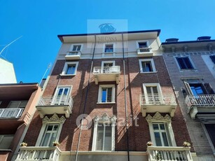Appartamento in Affitto in Via Barge 6 a Torino
