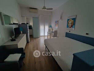 Appartamento in Affitto in Via Macedonio Melloni a Milano