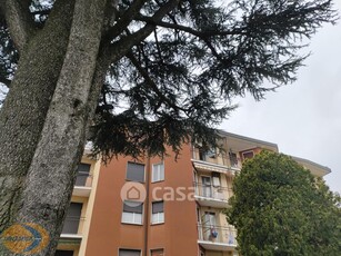 Appartamento in Affitto in Via Nino Bixio a Casatenovo