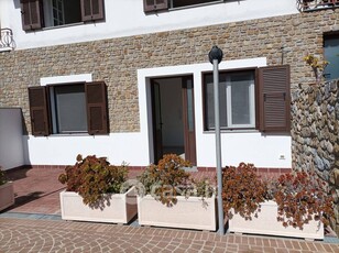 Appartamento in Affitto in Via Piave a Camporosso