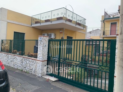 Appartamento in Affitto in Via Pietro Novelli 130 a Catania