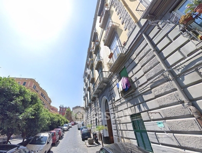 Appartamento in Affitto in Via Suor Orsola a Napoli