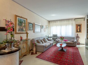 Appartamento in vendita a Campi Bisenzio Firenze