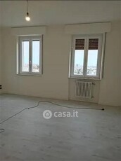 Appartamento in Vendita in Piazzale Gio Batta Cella a Udine