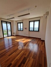 Appartamento in Vendita in Via Togliatti a Ancona