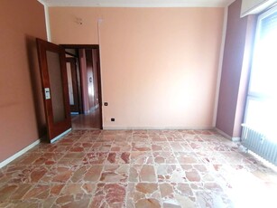 Appartamento in Via Vittorio Alfieri - Vercelli