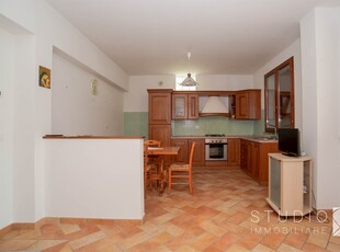 Appartamento indipendente in vendita a Pistoia Pistoia Nord