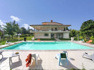 Casa a Belvedere Fogliense con piscina, barbecue e giardino