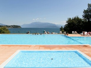 Casa a Manerba Del Garda con terrazza coperta