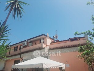 Casa Bi/Trifamiliare in Affitto in Viale Granacci a Castel Volturno