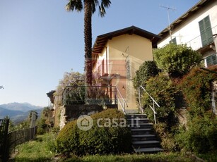 Casa indipendente in Affitto in Frazione Monteggia 1 a Laveno-Mombello