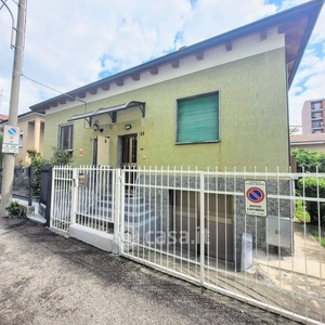 Casa indipendente in Affitto in Via Carlo Cattaneo 12 a Cinisello Balsamo