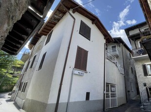 Casa semi indipendente in vendita a Sondrio Mossini - Sant'anna