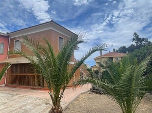Casa singola in Via Lungo Saline in zona Poetto a Cagliari