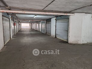 Garage/Posto auto in Affitto in Via Piemonte a Acerra