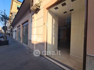 Negozio/Locale commerciale in Affitto in Corso Giuseppe Garibaldi 17 a Santa Maria Capua Vetere