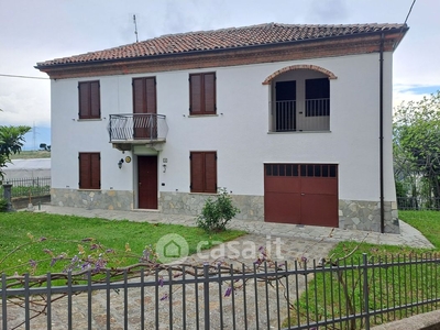 Villa in Affitto in Via Circonvallazione a Santo Stefano Belbo