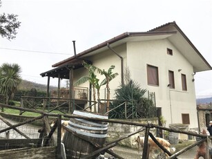 Villa in vendita a Aiello Del Sabato Avellino