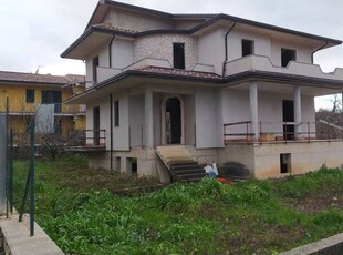 Villa in Via Provinciale a San Michele di Serino