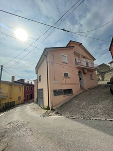 Casa indipendente con box doppio, Villanova del Battista via san nicola