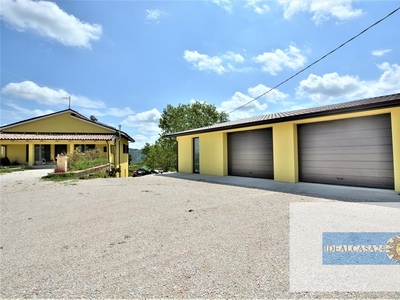 Casa indipendente con giardino in santa maria d'alto cielo, San Ginesio